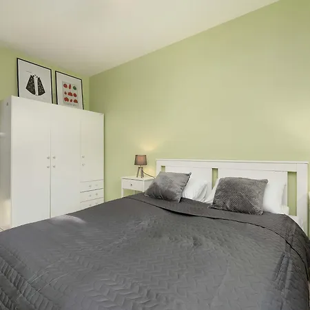 Komfortowy Z Prywatnym Ogrodkiem I Parkingiem W Bielsko-bialej By Renters Apartment *