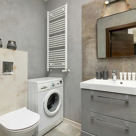 Apartament Komfortowy Z Prywatnym Ogródkiem I Parkingiem W Bielsko-białej By Renters *