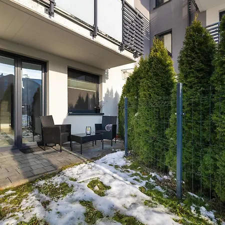 Komfortowy Z Prywatnym Ogródkiem I Parkingiem W Bielsko-białej By Renters Apartament *