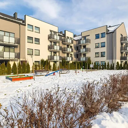 Komfortowy Z Prywatnym Ogródkiem I Parkingiem W Bielsko-białej By Renters *