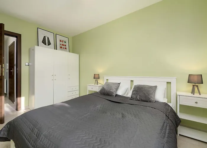 Komfortowy Z Prywatnym Ogrodkiem I Parkingiem W Bielsko-bialej By Renters Apartment *