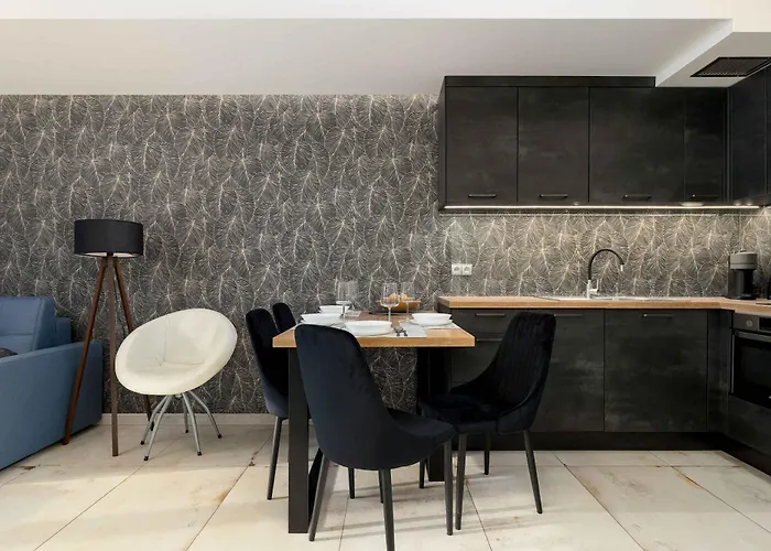 Komfortowy Z Prywatnym Ogródkiem I Parkingiem W Bielsko-białej By Renters Bielsko-Biała