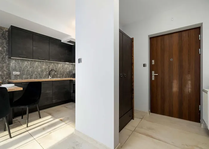 Komfortowy Z Prywatnym Ogrodkiem I Parkingiem W Bielsko-bialej By Renters * Bielsko-Biala