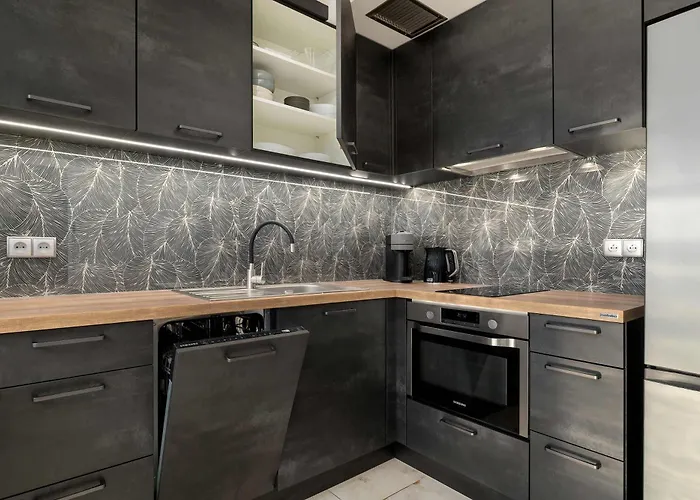 Komfortowy Z Prywatnym Ogrodkiem I Parkingiem W Bielsko-bialej By Renters Apartment