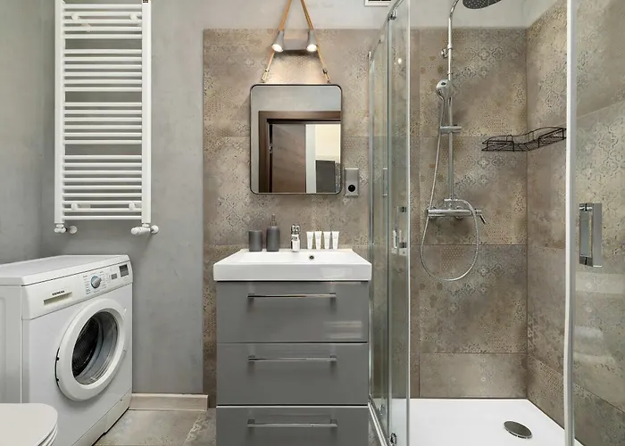 Komfortowy Z Prywatnym Ogródkiem I Parkingiem W Bielsko-białej By Renters